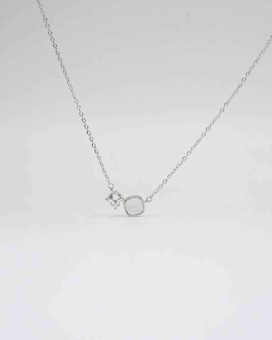 EVERYDAY PENDANT NECKLACE