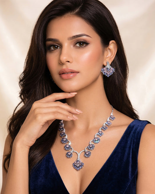 FLEUR NECKLACE