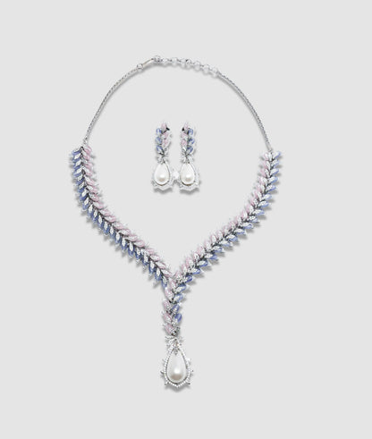 FLEUR NECKLACE