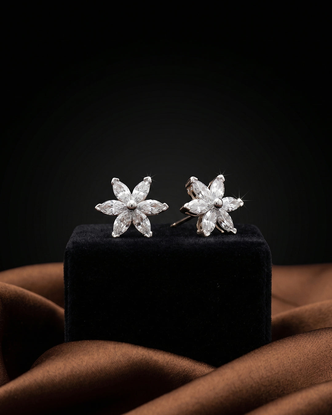LUMINARA STUD EARRINGS