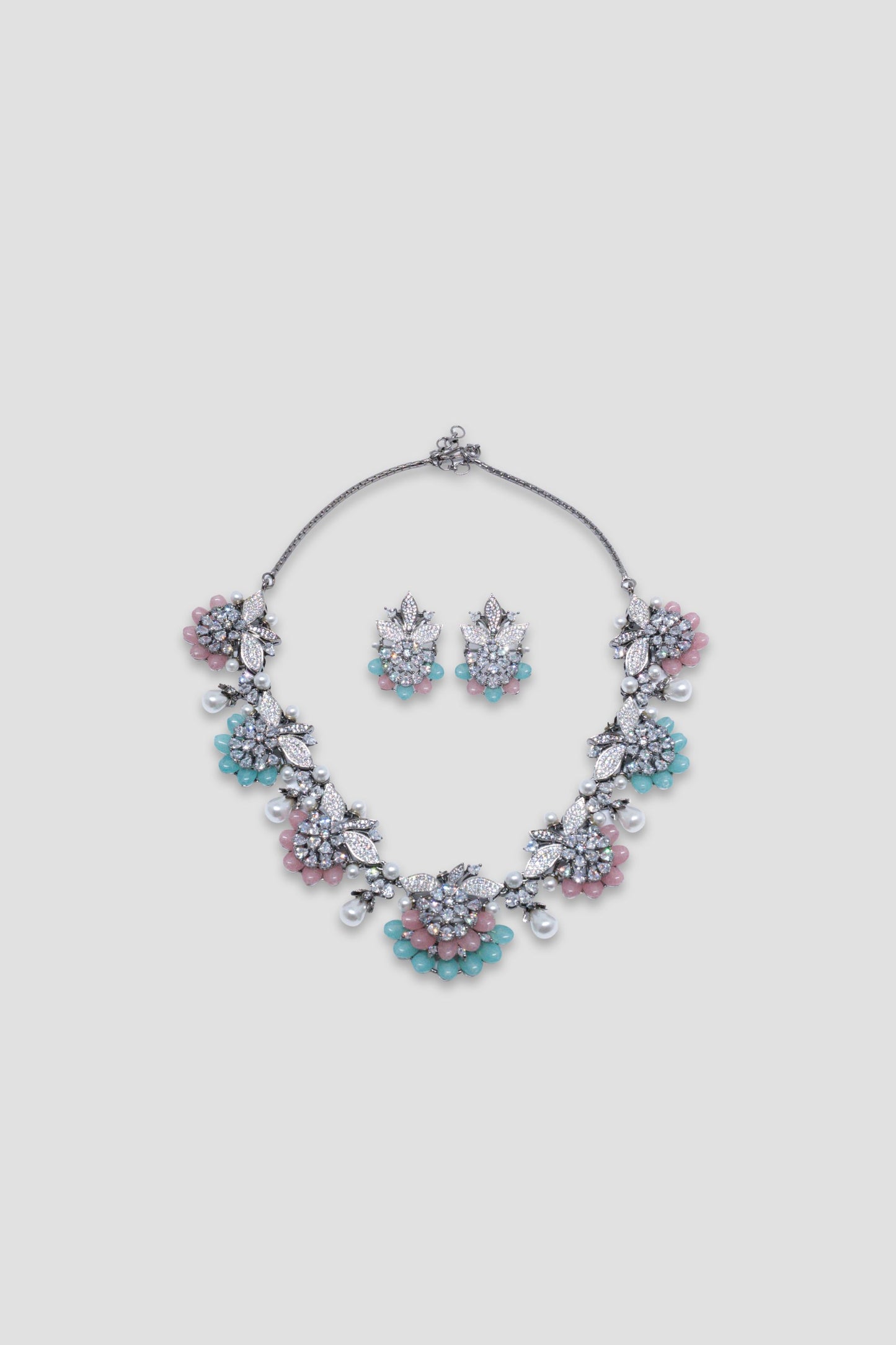 FLEUR NECKLACE