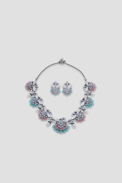 FLEUR NECKLACE