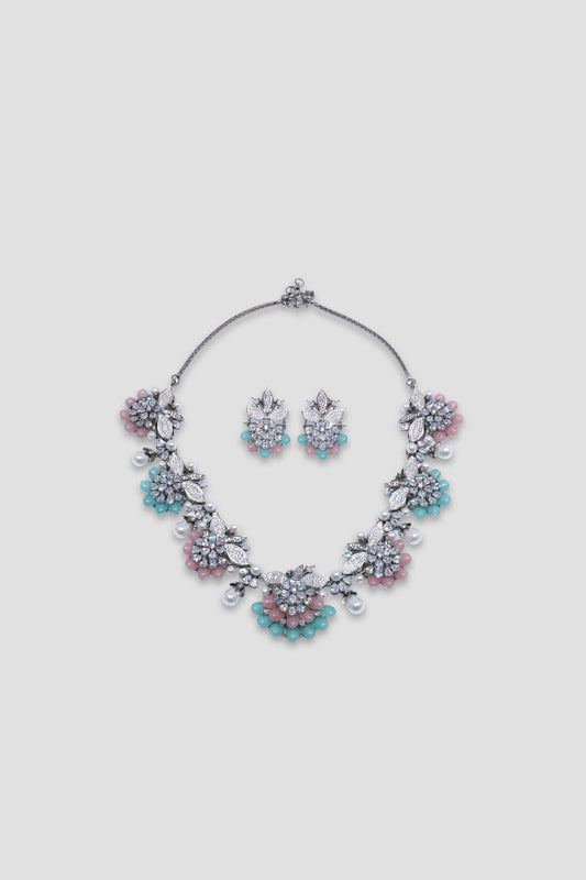 FLEUR NECKLACE