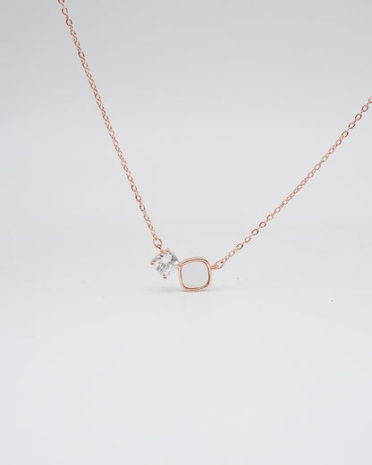 EVERYDAY PENDANT NECKLACE