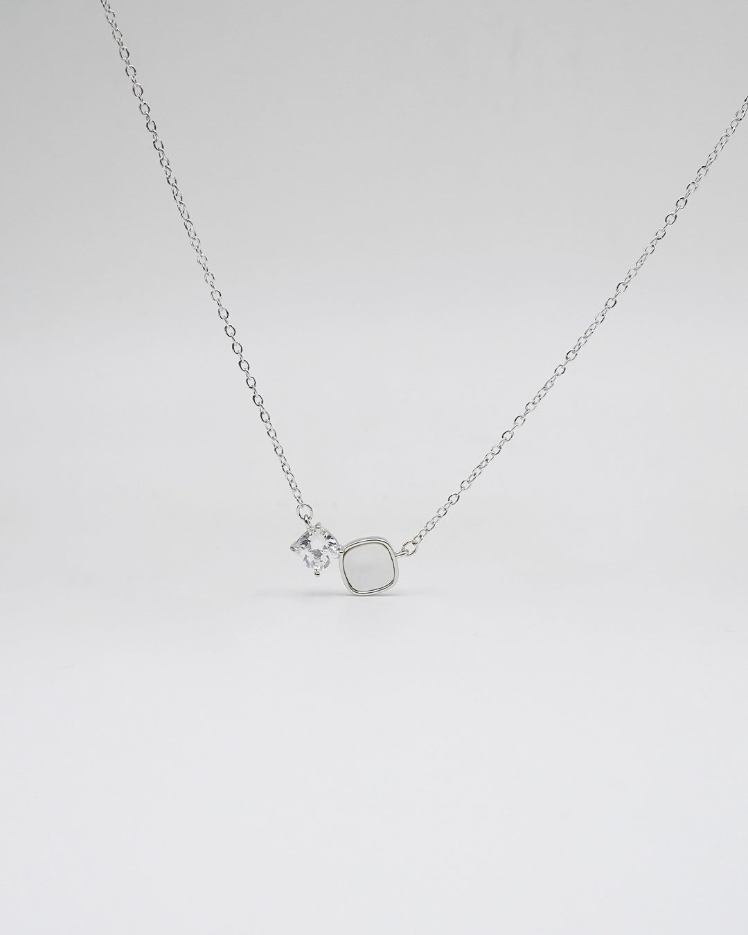 EVERYDAY PENDANT NECKLACE