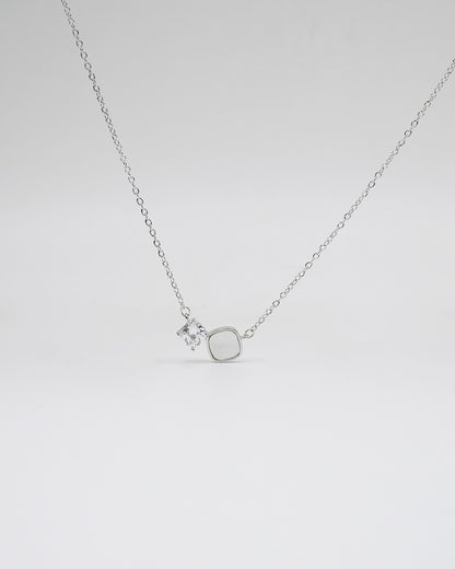 EVERYDAY PENDANT NECKLACE