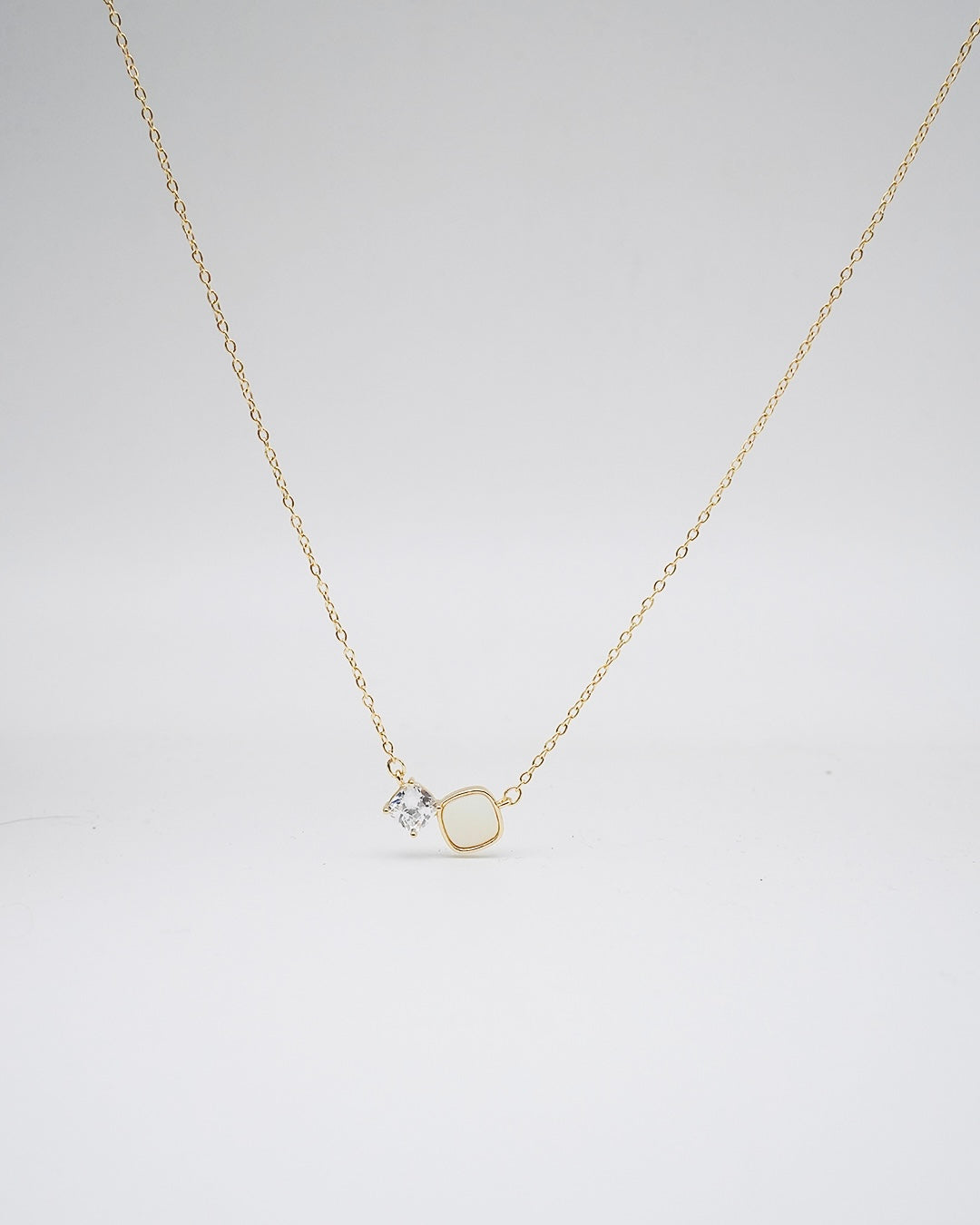 EVERYDAY PENDANT NECKLACE