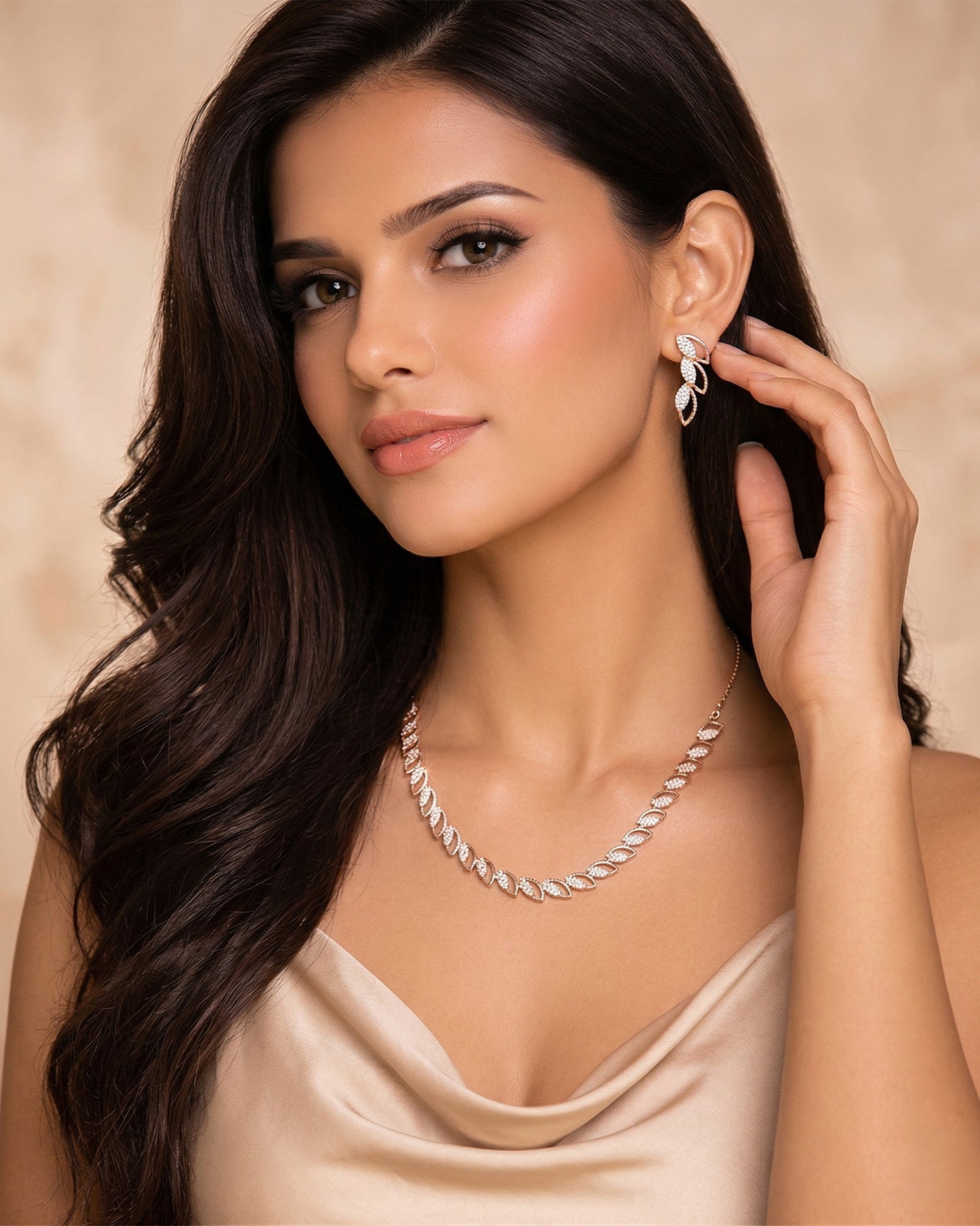LUMINARA NECKLACE